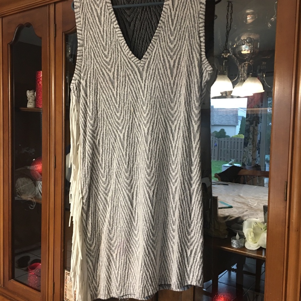 V-Neck zebra print dress